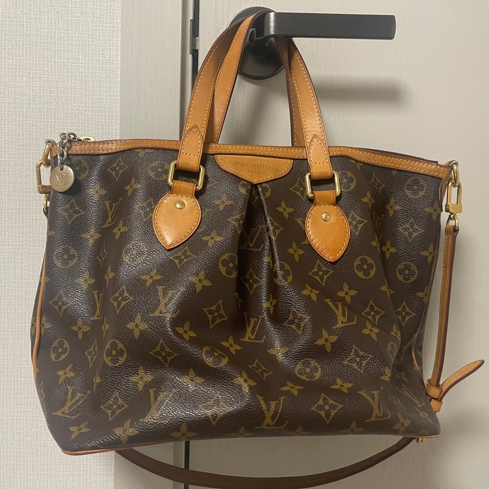 Louis Vuitton

Monogram Canvas Palermo PM Bag